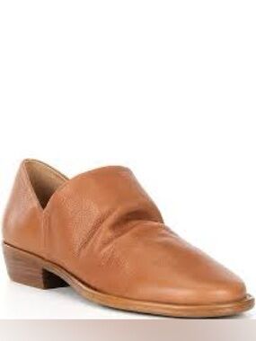 Brioso Omar Tan Leather Ruched Slip On Shooties Size 5.5 minimalist boho comfy